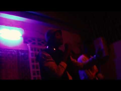 Maweezy & Adilson Kastelo (performance) na Venda do álbum do artista Baby S Ximutu (2016)