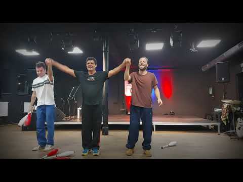 Cabaret acts by street performers