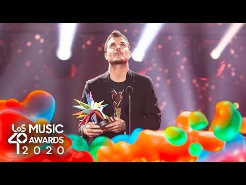DANI MARTÍN recibe su PREMIO Golden con sorpresa de JOAQUÍN SABINA | LOS40 Music Awards 2020