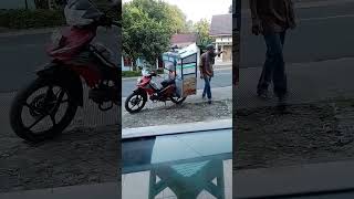 Download lagu tahu bulat digoreng dadakan mp3 Download lagu tahu bulat digoreng dadakan mp3