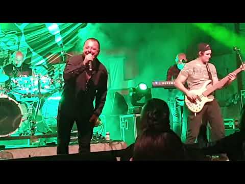 Komunál Pod maskou klauna