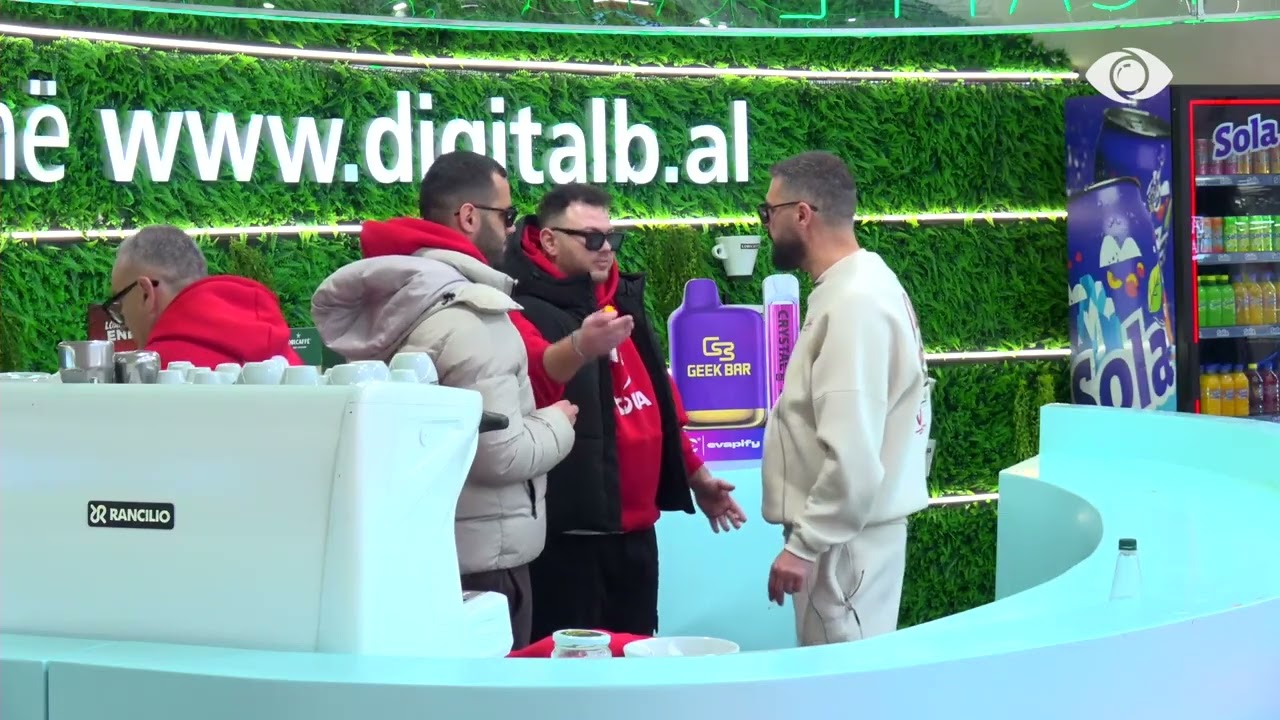 Edhe krahë për krah…/ Miri teksa shikon Selin së bashku me Kristin, ndërhyn Artani