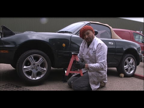 Carole NashとFuzzのトップのヒント - 安全に車をジャッキアップする方法 (Fuzz's Top Tips with Carole Nash - How To Jack up a Car Safely)
