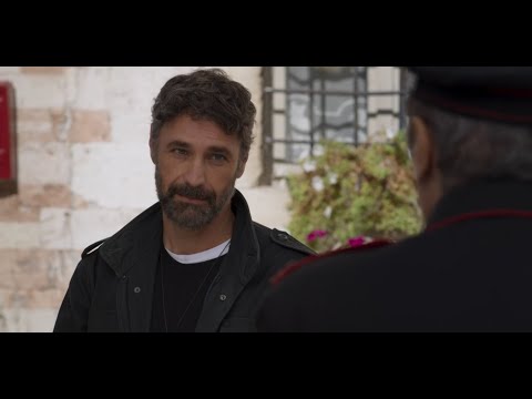 Don Matteo 13 ep.5: clip dell'arrivo di Don Massimo, con Raoul Bova e Nino Frassica