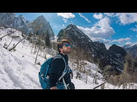 NEVE FRESCA AL PRIMO MAGGIO • RIF PELLARINI 1.499 m slm • Alpi Giulie