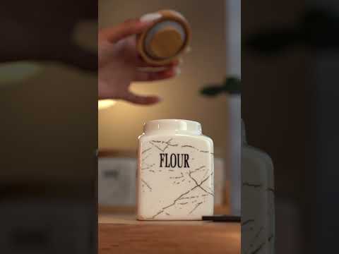 Набор банок для специй 4 штуки по 300 (мл) на деревянной подставке емкости для соли перца и сахара подарочный - фото 1 - id-p2274339751