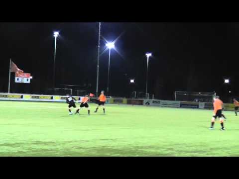 25 jan 16 VV De Meern A2 - VV De Meern A3 oef.wdstr  5-0 Mooie actie Ian, dito redding Tom