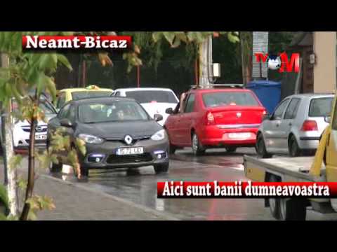 Aici sunt banii dumneavoastra. Blocaj la podul de la Bicaz.