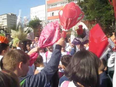 Pe sub podul de flori