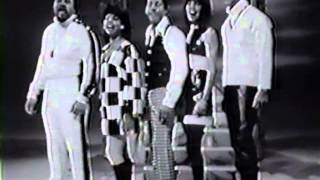 The 5th Dimension Up, Up and Away/Pattern People on The Steve Allen Comedy Show 7 5 67