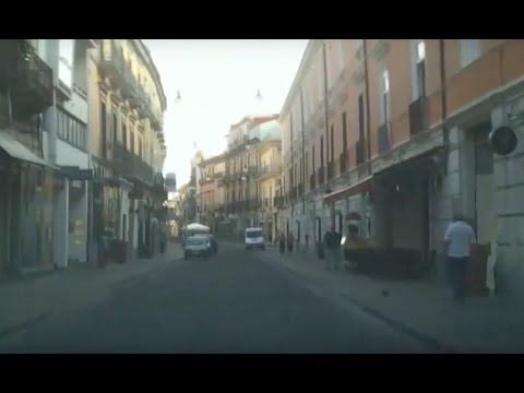 Aversa (CE) - Via Roma riapre parzialmente: promessa mantenuta (22.08.15)