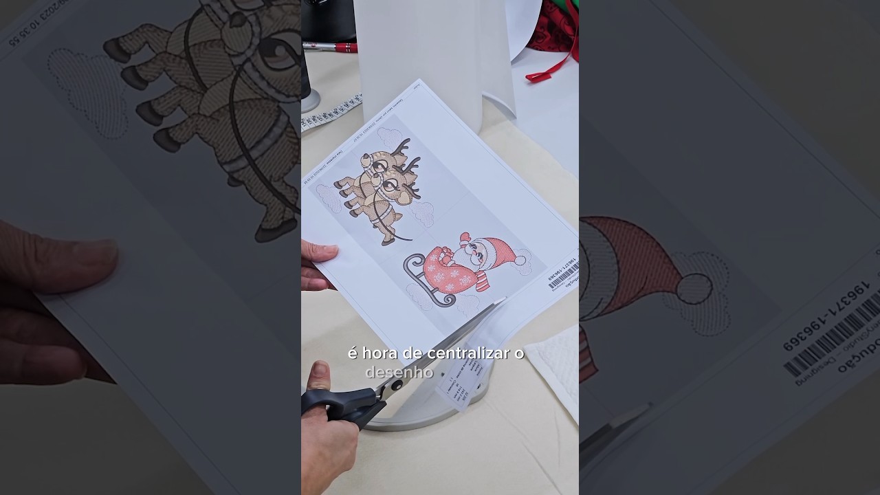 Projeto toalha bordada com tema natalino em pontos leves.#bordado #ebordados #toalha #costura