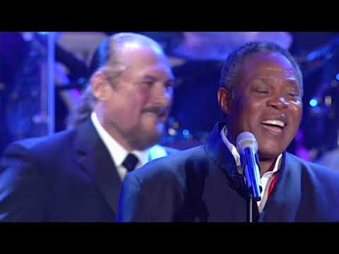 Sam Moore, Isaac Hayes & Steve Cropper - "When Something Is Wrong With My Baby'" | 2002 Induction