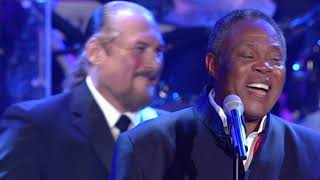 Sam Moore, Isaac Hayes, Steve Cropper perform &quot;When Something Is Wrong With My Baby&#39;&quot; 2002