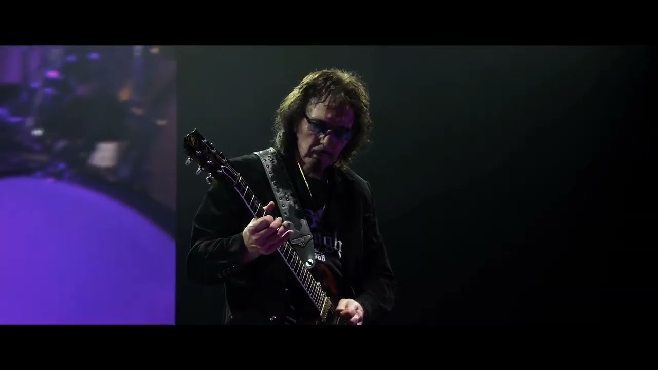 Black Sabbath - Supernaut / Sabbath Bloody Sabbath / Megalomania Medley From The End Live - YouTube