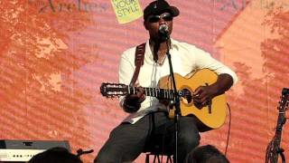 Javier Colon singing Mi Nina at Deer Park NY on July 9, 2011