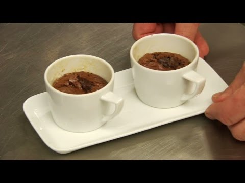 Det här är en chokladfondant - Hela Sverige Bakar (TV4)
