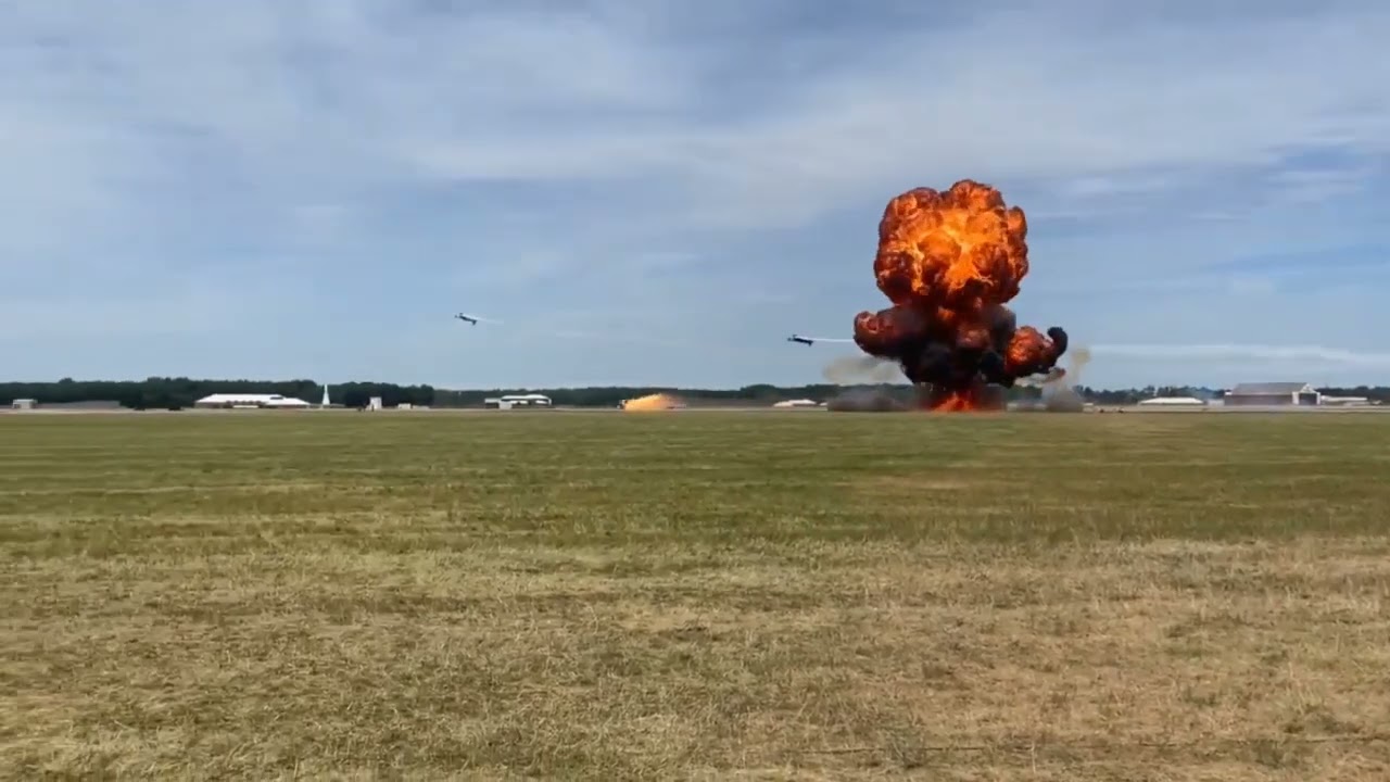 Jet-powered racing truck explodes 2