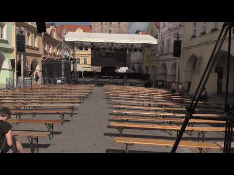 Chodské slavnosti 2025 live - podium u brány