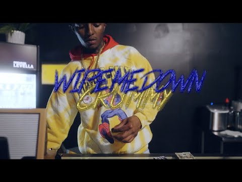 CRUMMY- WIPE ME DOWN (OFFICIAL VIDEO)