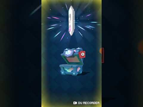 Buying legendary chest CR(Free to play).