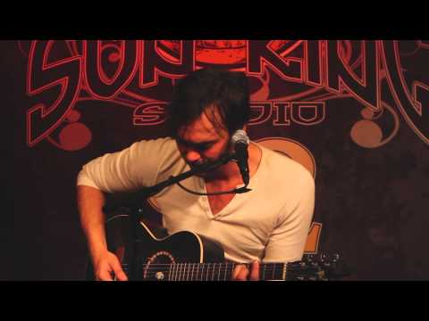 Shakey Graves - "Call It Heaven" (Live In Sun King Studio 92)