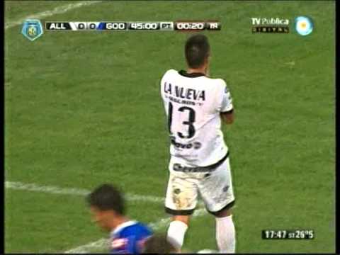 Gran atajada de Jorge Carranza