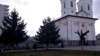 preview picture of video 'Garduri si biserici in Bacău'
