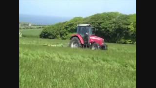 preview picture of video 'Mowing Silage with Massey Ferguson 6480 2011'