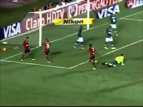 Video Mostra Que Paulinho Nao Beijou André Santos Contra o Goiais