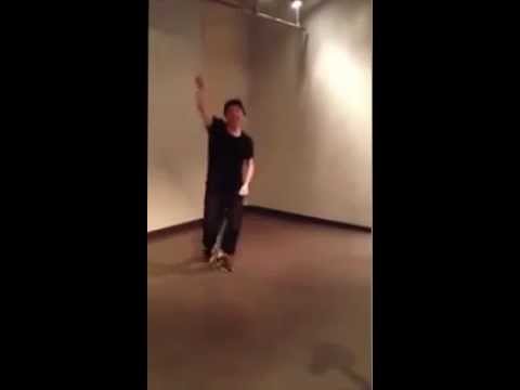Gad Elmaleh Danse Des 100 000 Zoizzz !