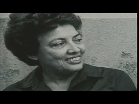 Myrna Báez, los espejos del silencio