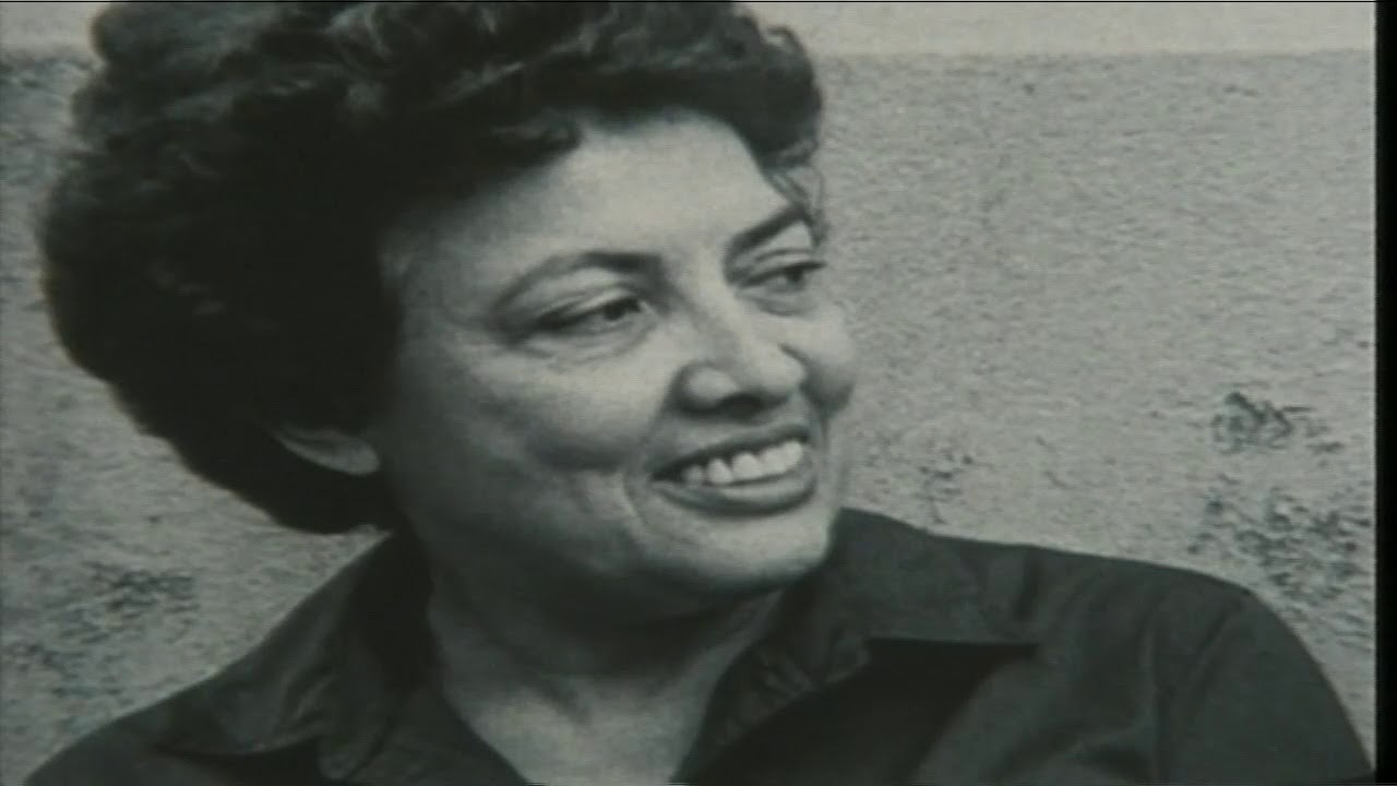 Myrna Báez, los espejos del silencio