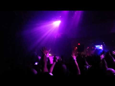 Dash Berlin ft. Emma Hewitt vs. Hardwell - Disarm Your Apollo @ Muzik