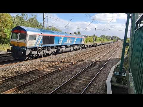 GB Railfreight 66747 passing Euxton Churchyard on 4S57 27th September 2022