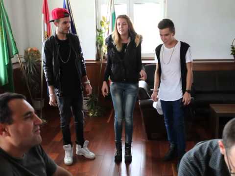 Люба, Иво и Пламен от X Factor пеят в редакцията на "Труд"