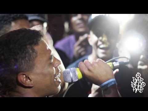 POETAS NO TOPO 2 ao vivo - Fã canta parte do Ducon