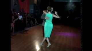 Noelia Hurtado & Carlos Espinoza en TSUNAMI