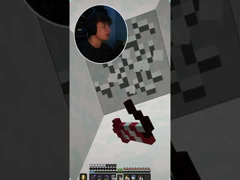 *FAIL* ELYTRA BREAKS AT WORST TIME IN MINECRAFT #shorts