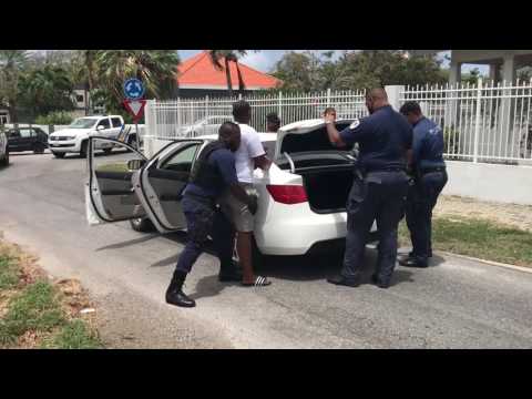 Buskeda Homber ku Shot Gun