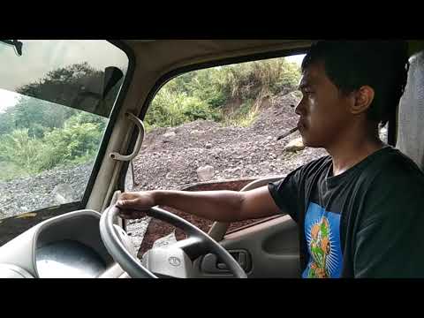 #jalan extrim turun gunung.11 kubik.pasir.truk tambang gunung merapi