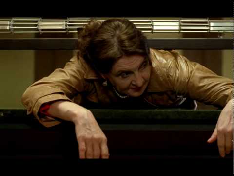 Era: Eva Holubová a kytka v šatně [reklama]