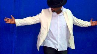 killing softly with this song-roberta flack-tino casal on vocal in spanish (by un negro deskonocido)