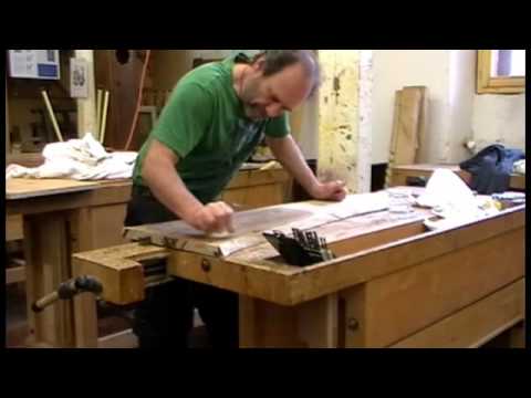 Auftragen einer Schellackpolitur