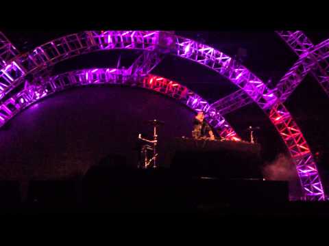 Galantis - Runaway (U & I) (Dillon Francis Trap Remix) @ HARD Day of the Dead 2014