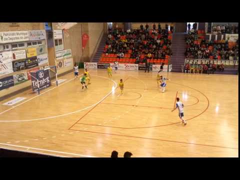 Caio Alves tira y Dani Cabezón desvía bien con las manos