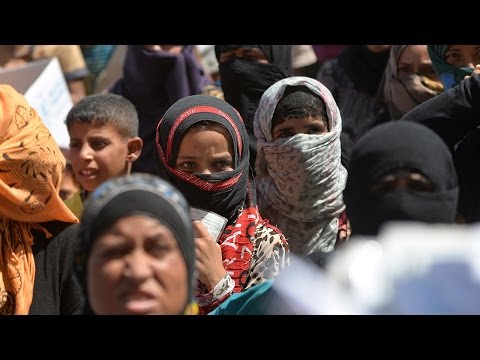 How many civilians remain in eastern Aleppo?