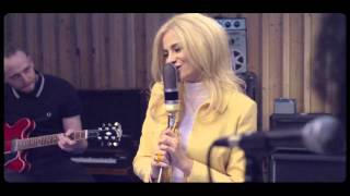 Pixie Lott - Royals [Live at The Pool]