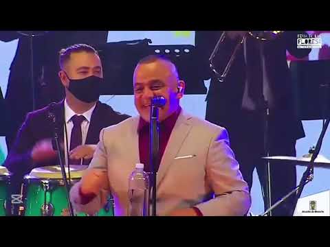 Confundido   soledad   Combo de las estrellas