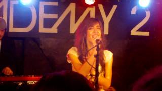 Kate Voegele live in Dublin - Starlight (Muse Cover).MOV